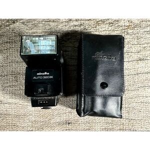 Minolta Auto 320X Flash Unit with Case for Film Cameras Untested as-is